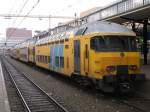 7847 mit Regionalzug 5633 Utrecht XS-Zwolle auf Bahnhof Amersfoort am 11-6-2010.