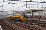 NS 8615 verlässt am 27 Augustus 2020 Venlo mit ein IC nach Den Haag.