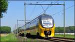 Ein Virm Triebwagen der Nederlandse Spoorwegen (NS) ist in Richtung Sittard unterwegs.
