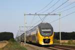 VIRM 8660 und eine weitere VIRM mit IC  853 Alkmaar-Maastricht bei Sint Joost am 19-4-2014.