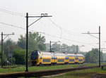 Ein Holländischer Doppeldecker aus Maastricht(NL) nach Alkmaar(NL) und fährt durch Geleen-Lutterade und fährt in Richtung Sittard(NL).