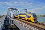 NS DD-IRM Regiorunner überfährt am 16.07.2014 den Kanool door Zuid-Beveland