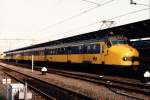 776 mit Regionalzug 18115 Heerenveen-Leeuwarden auf Bahnhof Leeuwarden am 13-6-1994.