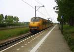 Plan V mit Regionalzug RE 6843 Roermond(NL) nach Maastricht-Randwyck(NL) und fährt in Geleen-Lutterade ein und hält in Geleen-Lutterade(NL) und fährt dann weiter in Richtung