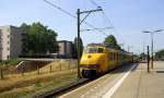 Plan V 472 mit Regionalzug aus Maastricht-Randwyck(NL) nach Roermond(NL) und fährt in Geleen-Lutterade ein und hält in Geleen-Lutterade(NL) und fährt dann weiter in Richtung