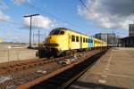 Regionalzug nach Den Haag mit Plan V doppel (822 und 931) fahrt ein in HBF Amsterdam.