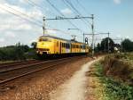 917 mit Regionalzug 8148 Groningen-Zwolle bei Meppel am 9-9-1996. Bild und scan: Date Jan de Vries.