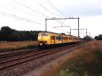 527 mit Regionalzug 19854 Arnhem-Utrecht bei Ginkel am 26-6-1998.