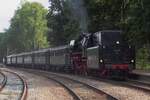 Tender vorn steht 23 076 mit ein Pendelzug am 4 September 2022 abfahrtbereit in Loenen.