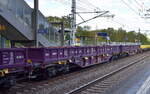 Angemietet von der Fa. Wedler Franz Logistik GmbH & Co. KG, diese Containertragwagen vom niederländischen Einsteller Rail Release B.V. mit abnehmbaren Transportbehältnissen für Schotter, Sand u.a. Schüttgütern, im Bild der Wagen mit der Nr. 37 TEN 84 NL-RRL 4524 079-9 Sgnss am 10.08.23 Durchfahrt Bahnhof Berlin-Hohenschönhausen.