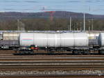 NS - Güterwagen Typ Zacns  37 84 783 0 532-9 im Güterbahnhof von Muttenz am 10.03.2017