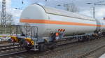 Ehemaliger NACCO Druckgaskesselwagen mit Sonnendach, jetzt übernommen durch WASCOSA AG mit der Nr. 37 TEN 84 NL-WASCO 7814 355-5 Zags Befüllung siehe UN-Nr.: 239/1010 = 	1,2-Butadien, stabilisiert, oder 1,3-Butadien, stabilisiert, in einem Ganzzug am 13.04.21 Bf. Saarmund.