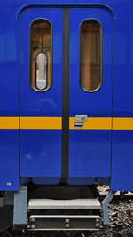 Eine der Zugangst�ren des Salonwagens SR 10 (61 84 89-70 003-8) der niederl�ndische K�nigsfamilie, welcher Anfang September 2026 im Eisenbahnmuseum Utrecht ausgestellt war.