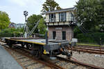 Dieser Kupplungswagen der Gattung U 741 (40 84 944 1 973-7) wurde vor dem historischen Stellwerk  Groningen  abgestellt, so gesehen Anfang September 2026 im Eisenbahnmuseum Utrecht.