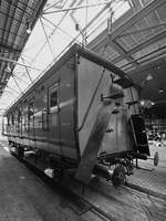 Gebaut im Jahr 1874 bei Beijnes in Haarlem, ist der 3.-Klasse-Wagen SSC 218 der �lteste noch erhaltene Personenwagen in den Niederlanden.