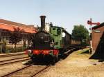 657 (SHM) auf Bahnhof Haaksbergen am 24-5-2001.