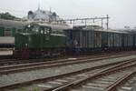 Am mottigem  4 Juli 2026 steht NTM-101 mit ein Fotoguterzug in Hoorn w�hrend das Bello-festival der Stoomtram Hoorn-Medemblik.