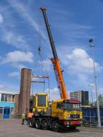 Unsere 662 ins Freie auf ihren weg nach die Tiefladeanhnger bei Bahnbetriebswerke Rotterdam NedTrain am 6-5-2010.