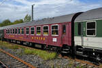 Dieser Mitropa-Speisewagen WRm 130.1 (51 84 88 80 217-5) entstand 1984 beim Schienenfahrzeughersteller Waggonbau Bautzen in der ehemaligen DDR. (Hattingen, September 2022)