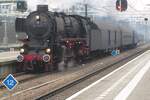 SSN 01 1075 treft am 17 Dezember 2022 mit der 'Kerst-Express'  Sonderzug, aber ohne ECTS  in Arnhem ein.