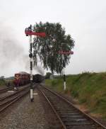 Bahnhof Beekbergen,  die Ausfahrtsignale Richtung Loene, Foto vom Bahnsteigende   / in Beekbergen am 6.9.2014 beim großen Eisenbahn-Spektakel  „Terug naar Toen - Zurück nach