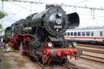 VSM (Veluwsche Stoomtrein Maatschappij) 52 8053 im Bahnhof Apeldoorn mit ein Zug nach Dieren am 10/08/09.