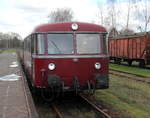 Ein Schinenbus von der ZLSM steht in Simpelveld(NL).