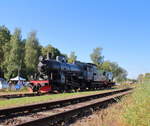 Rangierlok 639 und die kalte B 1220 stehen in Simpelveld den Fotografen zu Schau.