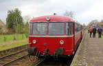 Ein Schinenbus von der ZLSM steht in Schin-op-Geul(NL). Aufgenommen von Bahnsteig in Schin-op-Geul(NL). Bei Sonne und Schauerwolken am Nachmittag vom 17.3.2019.