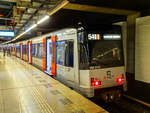 Metro Amsterdam Linie M54 nach Gein in Amsterdam Centraal, 12.12.2018.