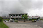 Rotterdam-Pernis -

Die Hochbahnstation erschließt den kleinen Stadtteil Pernis, der rundherum durch Hafen- und Raffinerieanlagen umgeben ist. Die Metrostation wurde im November 2002 eröffnet.

21.06.2017 (M)