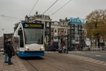 Combino 2085    GVB 2085 kreuzt die Stadhouderskade und hält gleich in der gleichlautenden Station.