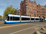 GVB in Amsterdam , Tramlinie 17 mit Wagen '2105' am Westermarkt /Raadhuisstraat im April 2015.