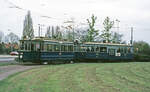 GVB Motorwagen nr 468 mit Beiwagen nr 946 des AOM bei einer Sonderfahrt am trüben 22.04.1989 in der Wendeschleife am Bahnhof Amsterdam Amstel.