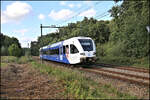 Ein Arriva ET ist hier bei Leeuw am 5.9.2026 um 17.29 Uhr nach Heerlen unterwegs.