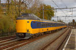 ICM Doppeltraktion bei der Einfahrt im Bahnhof Gouda als Intercity nach Den Haag Centraal, am 04.11.2022.