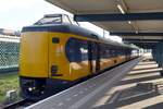 ENSCHEDE (Provinz Overijssel), 19.06.2024, 4248 als IC 1776 nach Rotterdam CS im Bahnhof Enschede