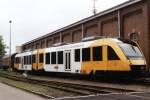 LINT 22 (Syntus) bei Hengelo am 4-5-2001.