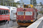 VOSS (Provinz Hordaland), 09.09.2016, ein Betriebsfahrzeug bei der Durchfahrt durch den Bahnhof Voss an der Bergenbahn