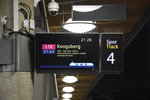 ULLENSAKER (Provinz Akershus), 10.09.2016, Zugzielanzeiger im in der Kommune Ullensaker gelegenen Bahnhof Oslo Lufthavn (Oslo Flughafen)