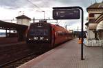 92.07/92.57 mit Regionalzug 2373 Hamar-Rena auf Bahnhof Hamar am 9-7-2000.