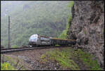 Fl�msbana VY El18 2252 kommt am 04.06.2026 im Steilstreckenabschnitt aus dem H�gatunnel.