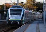 Am Abend des 02.10.2019 verlässt eine Doppeltraktion BM 72 den Bahnhof Mariero in Richtung Stavanger.