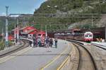 Blick aus dem letzten Wagen des REG 61 nach Bergen auf den Bahnhof Myrdal an der Bergenbahn. Aufnahmedatum: 30.07.2017