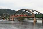 Eine BM 69-Einheit auf der Drammen jernbanenbrua ber den Hafen von Drammen; 27.09.2009