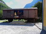 His,21 76 NSB 210 2 339-9 wurde mit militärischem Equipment ausgestattet, und als Denkmalwaggon im stillgelegten Bahnhof von Trollveggen platziert; 250721