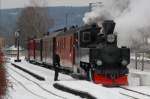 Ein Personenzug der UHB steht in Srumsand zur Abfahrt bereit; 06.12.2009