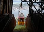 Seilbahngondel kommt am 18.06.2006 von Troms in der Bergstation Storsteinen, 418 m .NN an.