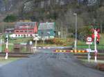 Bahnübergang in Stanghelle auf der Bergenbahn. (Stanghelle, 30.10.2011)
