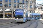 Straßenbahn (Wagen 147) der Linie 13 in der Nähe des Oslo Sentralstasjon (Hauptbahnhofs Oslo) am 12.05.2019.